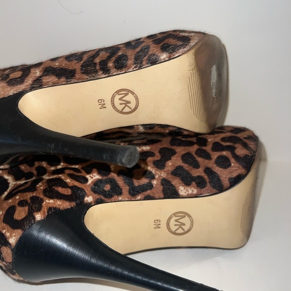 MICHAEL KORS Cheetah CYNTHIA Heels Booties 6M - Picture 10 of 13